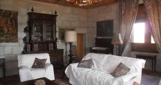 CHATEAU LAUQUERIE LAUZUN SALON OK CHATEAU LAUQUERIE LAUZUN SALON OK