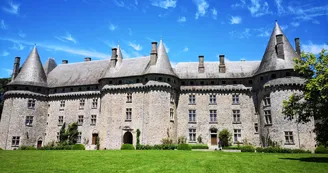 Château de Pompadour et Ecuries de l'Orangerie_1 Château de Pompadour et Ecuries de l'Orangerie_1