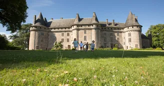 Château de Pompadour et Ecuries de l'Orangerie_2 Château de Pompadour et Ecuries de l'Orangerie_2