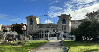 Gare du Midi - Biarritz - Vue depuis le jardin public.