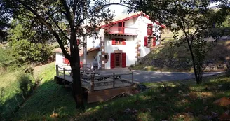 Etxe-Zaharria-Gite-Baztan-Arteka Etxe-Zaharria-Gite-Baztan-Arteka