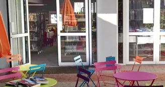 Médiathèque de Jurançon - la terrasse Médiathèque de Jurançon - la terrasse