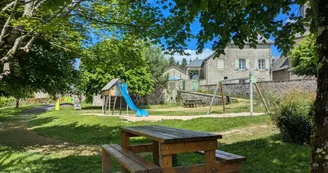 Aire de jeux et de pique nique Treignac Aire de jeux et de pique nique Treignac