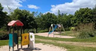 Aire de jeux et de pique nique Treignac Aire de jeux et de pique nique Treignac