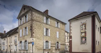 Ervy-le-Châtel-La Maison du Vitrail d'Armance.jpg Ervy-le-Châtel-La Maison du Vitrail d'Armance.jpg