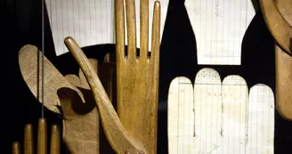 2018 - Le gantier - - Creditsphoto Maison de l'Outil et de la Pensée Ouvrière (2).jpg 2018 - Le gantier - - Creditsphoto Maison de l'Outil et de la Pensée Ouvrière (2).jpg