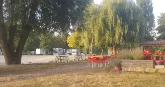 Terrain de camping.jpg