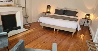Studio au 1er étage - Le Relais de l'Endormie - Nogent sur Seine.jpg Studio au 1er étage - Le Relais de l'Endormie - Nogent sur Seine.jpg