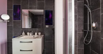 Ome Sweet Home - Salle d'eau Pomme d'Epicéa Ome Sweet Home - Salle d'eau Pomme d'Epicéa