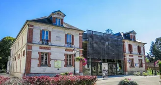 Centre culturel Renoir.JPG
