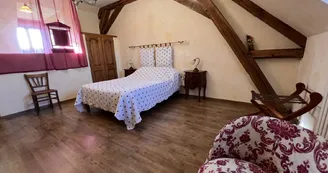 Les Hâtes Chambre.JPG Les Hâtes Chambre.JPG