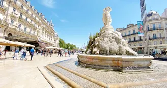 Place-de-la-Comedie-ete Place-de-la-Comedie-ete