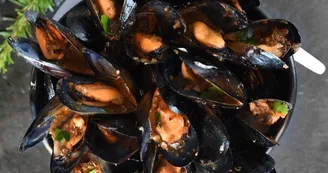 Brasucade de Moules au st pierre Tarbouriech à Loupian Brasucade de Moules au st pierre Tarbouriech à Loupian