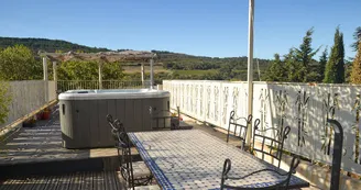 Maison Mirava-Détail Espace Terrasse_Coin repas Maison Mirava-Détail Espace Terrasse_Coin repas