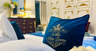 Suite Notre Dame : Chambre Henri de la Tour d'Auvergne Vicomte de Turenne Suite Notre Dame : Chambre Henri de la Tour d'Auvergne Vicomte de Turenne