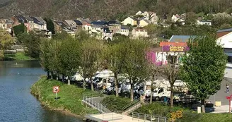 Aire de camping-car (Revin)