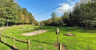 Aire de pique-nique et de jeux à Illoud