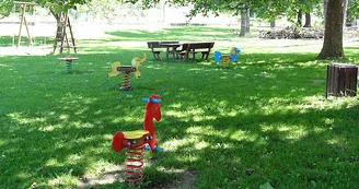 Aire de jeux et de pique-nique de Doulaincourt Aire de jeux et de pique-nique de Doulaincourt