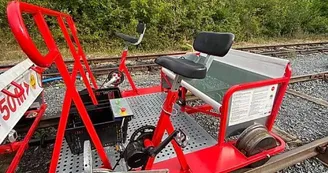 photo vélo rail du train rouge photo vélo rail du train rouge