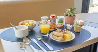 Petit Déjeuner Petit Déjeuner