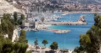 Port de Corbières la Lave Marseille.jpg Port de Corbières la Lave Marseille.jpg