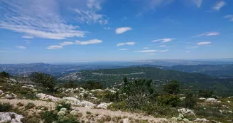 Vue vers le Nord (Montagne Sainte Victoire) Vue vers le Nord (Montagne Sainte Victoire)