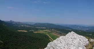 Vue vers St Zacharie / Nans les Pins Vue vers St Zacharie / Nans les Pins