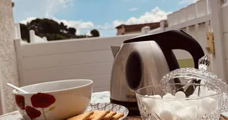 Sous le mûrier