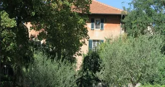 Location saisonnière Dépendance de la bastide 18e