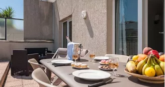 Résidence RésidHotel le Grand Prado Marseille.jpg Résidence RésidHotel le Grand Prado Marseille.jpg