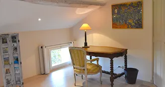Bureau dans la chambre