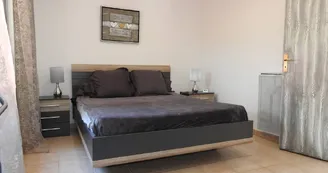 Chambre n°2 : 160x200 avec tv
