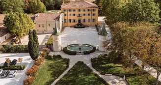 Hôtel Château de Fonscolombe Hôtel Château de Fonscolombe