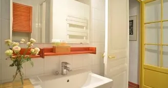 Salle d'eau, douche et toilette Salle d'eau, douche et toilette