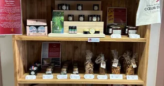 ©Mathilde_B-boutique-BIT_Arbois_boutique2025 2 ©Mathilde_B-boutique-BIT_Arbois_boutique2025 2