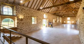 Logis-de-Martigné- grande salle de réception Logis-de-Martigné- grande salle de réception