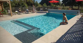 Piscine chauffé et sécurisée