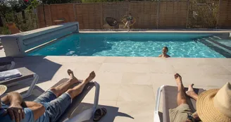 Piscine chauffé et sécurisée