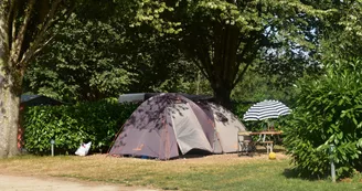 Camping au Bord du Loir - Le Lude - emplacements nus (17) Camping au Bord du Loir - Le Lude - emplacements nus (17)